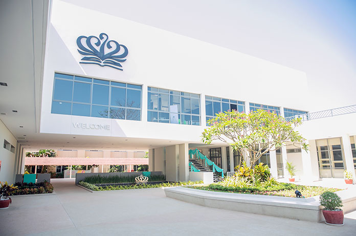 150521-B2B---Article---The-Benefits-of-Accredited-Schools-C-USE